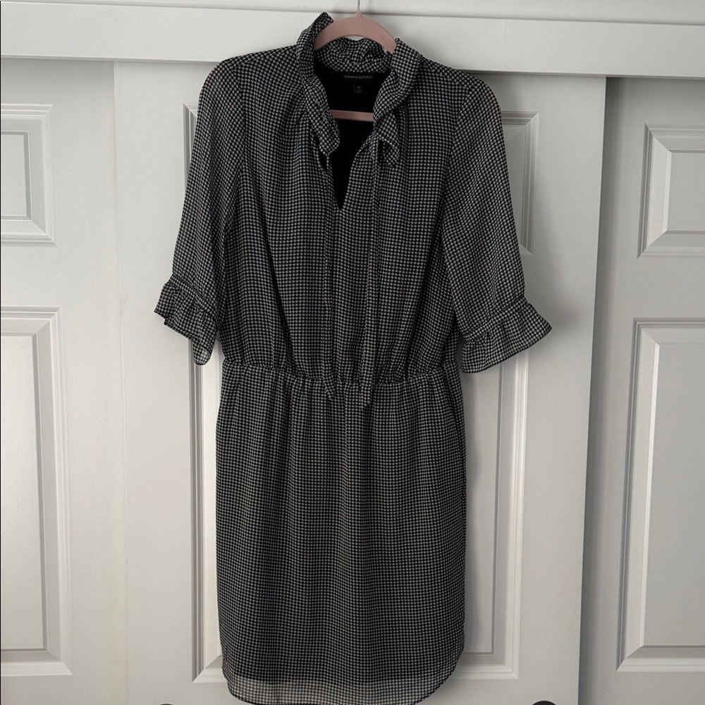 Banana Republic Black and White Checkered Mid Length Sleeve Dress Size: M NWOT